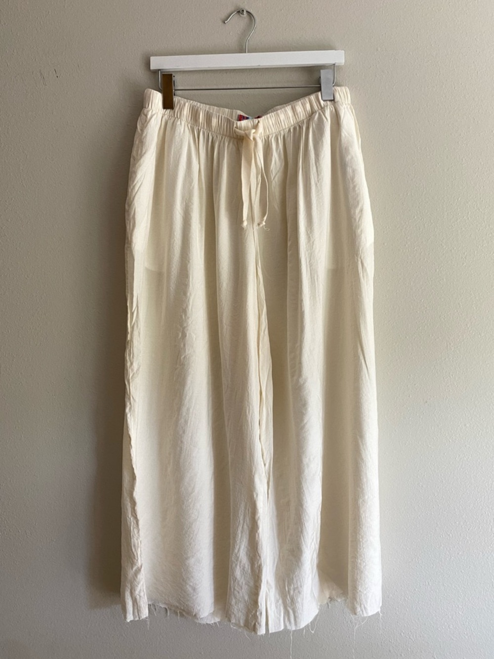 Urban Outfitters Wide Leg Flowy Drawstring Pants Cream Size Large Raw Hem